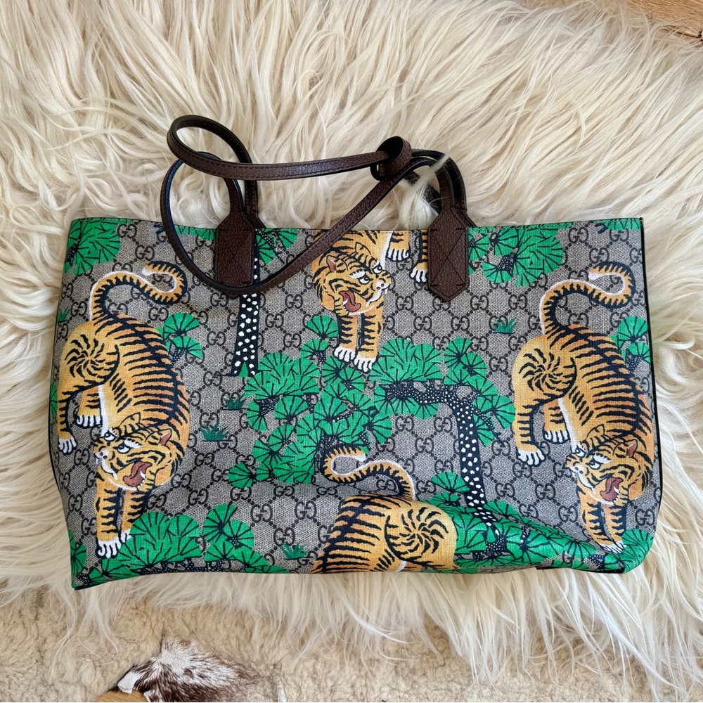 Gucci Bengal Tiger GG Supreme Tote Bag - Picture 4 of 14